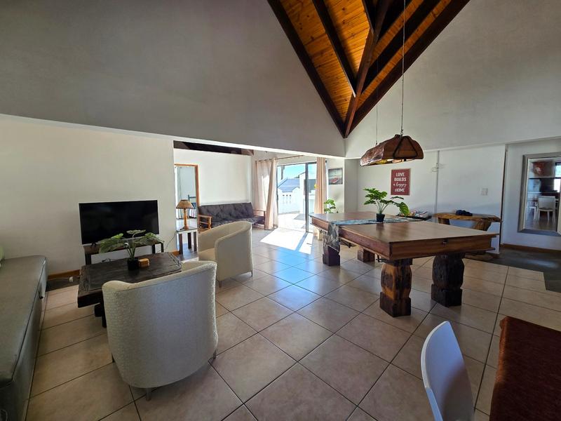5 Bedroom Property for Sale in Golden Mile Western Cape